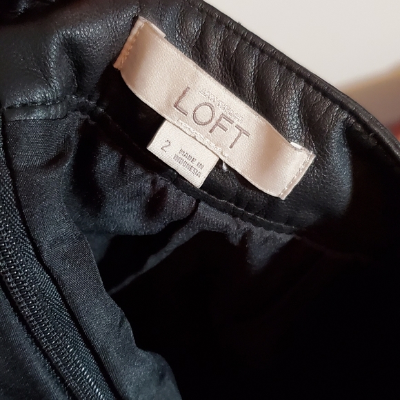 LOFT Ann Taylor Black Faux Leather Shift Skirt - Picture 11 of 13